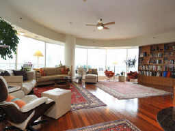 http://fmlspictures.marketlinx.com/MediaDisplay/15/lr1944815-2.jpg