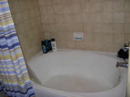 http://fmlspictures.marketlinx.com/MediaDisplay/04/lr2049504-6.jpg
