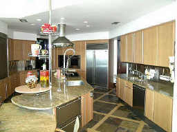 http://fmlspictures.marketlinx.com/MediaDisplay/17/lr1925317-4.jpg